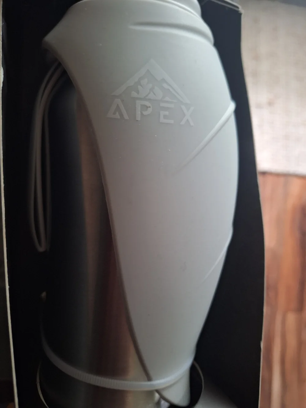 Brand New Apex Stainless Steel Dog Travel Water Bottle with Silicone Flip Bowl -